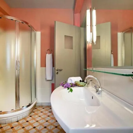 In Guest - Taleton Eco Guest House-environmentally Friendlyfree Wifi Access